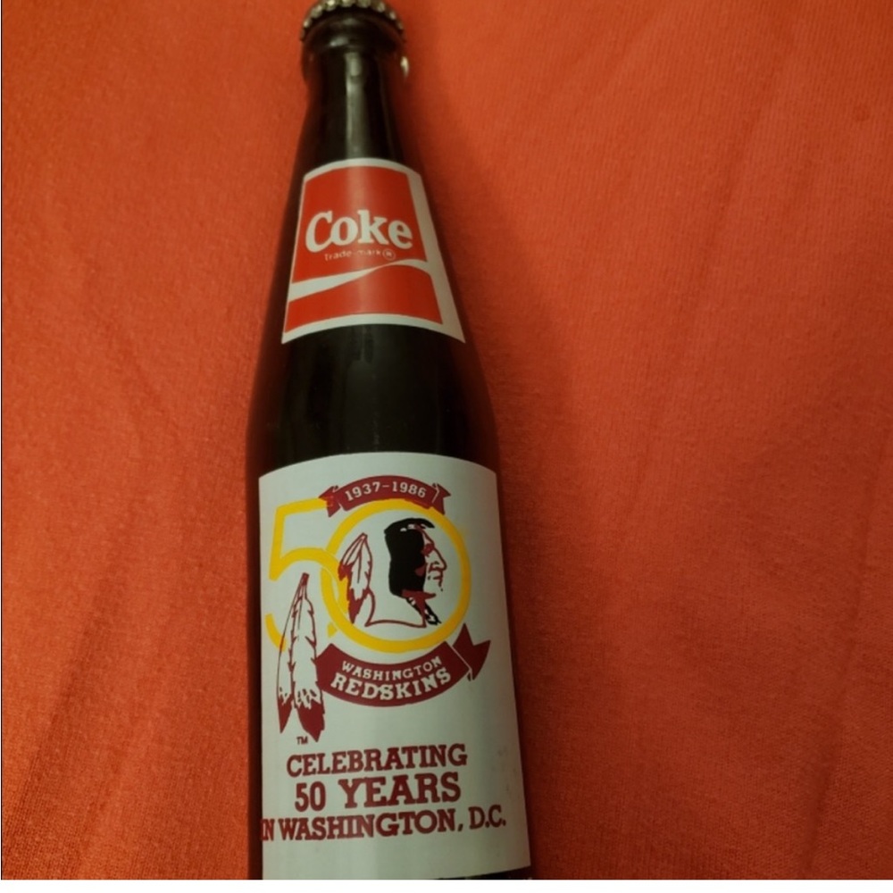 1986 Coca-Cola Washington Redskins 50th Anniversary 10 oz Full Sealed Bottle - Picture 3 of 16